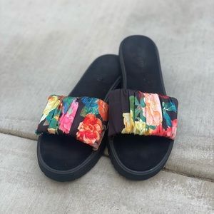 Nine West Floral slipper/sandal